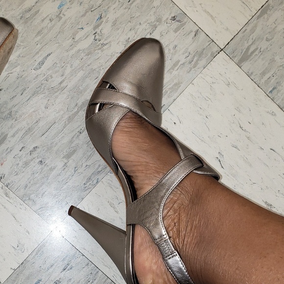 Shows - Picture 2 of 2